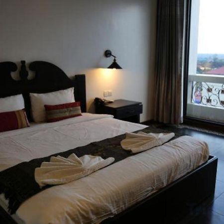 Banlung Yeak Loam Hotel מראה חיצוני תמונה
