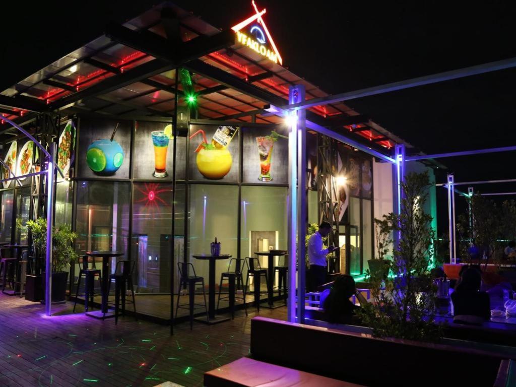 Banlung Yeak Loam Hotel מראה חיצוני תמונה