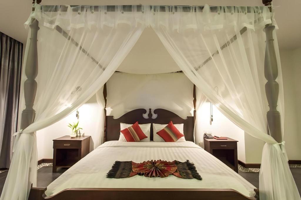 Banlung Yeak Loam Hotel מראה חיצוני תמונה