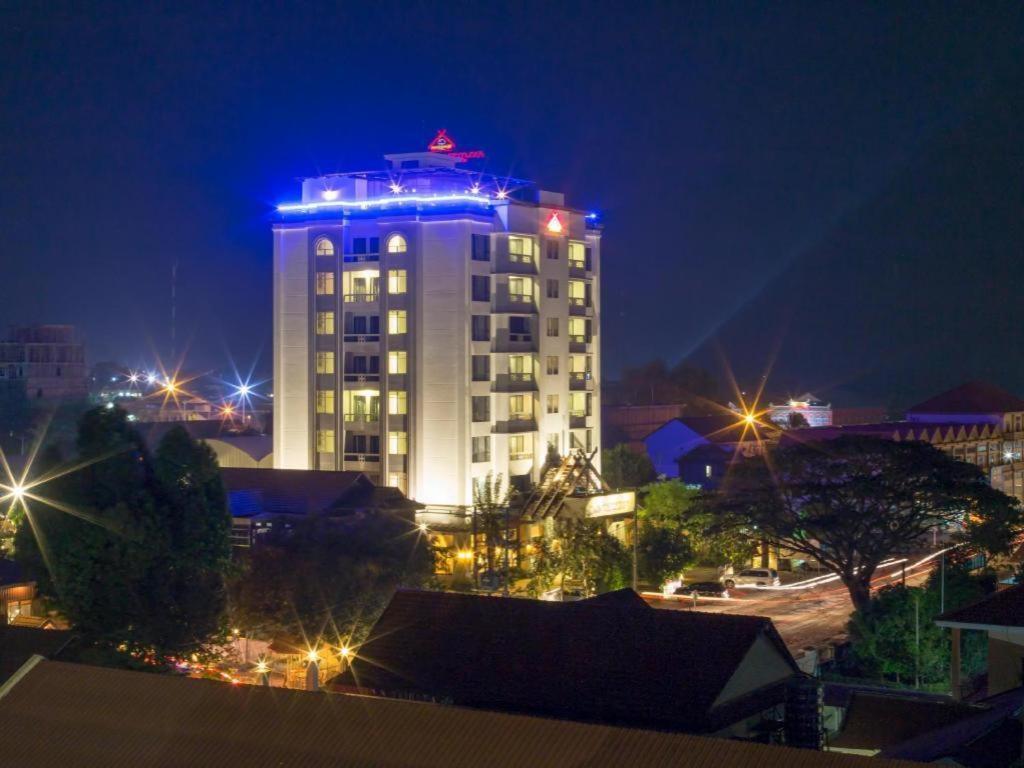 Banlung Yeak Loam Hotel מראה חיצוני תמונה