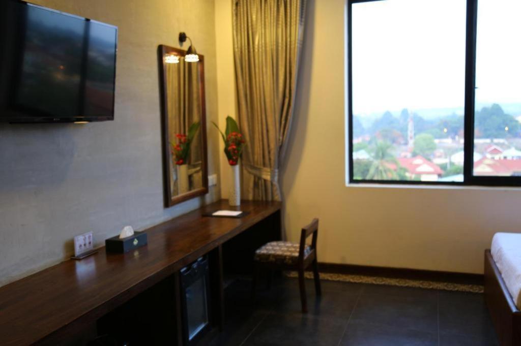 Banlung Yeak Loam Hotel מראה חיצוני תמונה