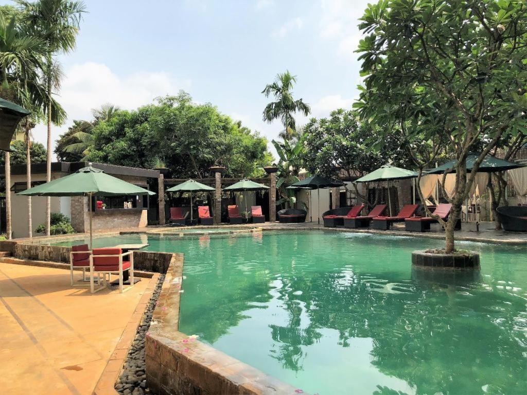 Banlung Yeak Loam Hotel מראה חיצוני תמונה