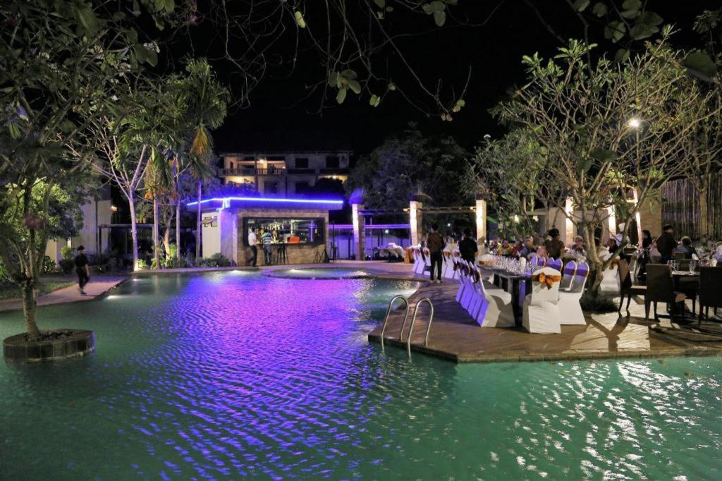 Banlung Yeak Loam Hotel מראה חיצוני תמונה